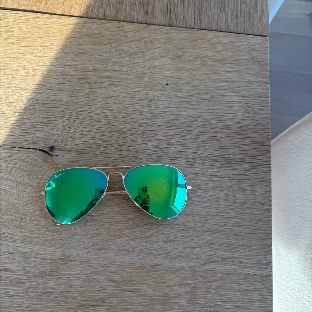 Ray-Ban Aviator Sunglasses with Emerald Lenses